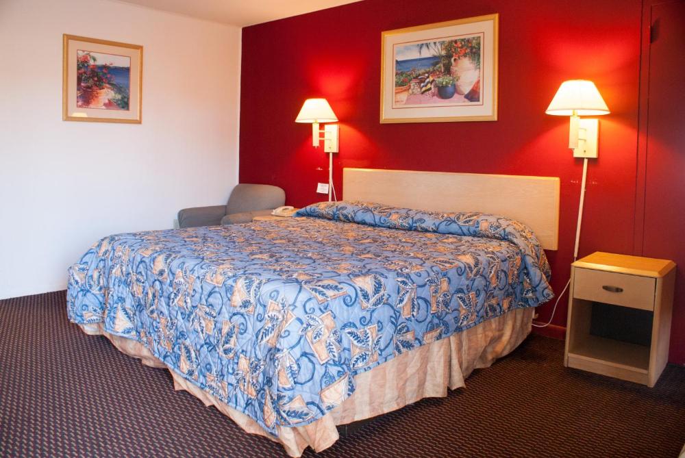 Standard King Room Smoking interior